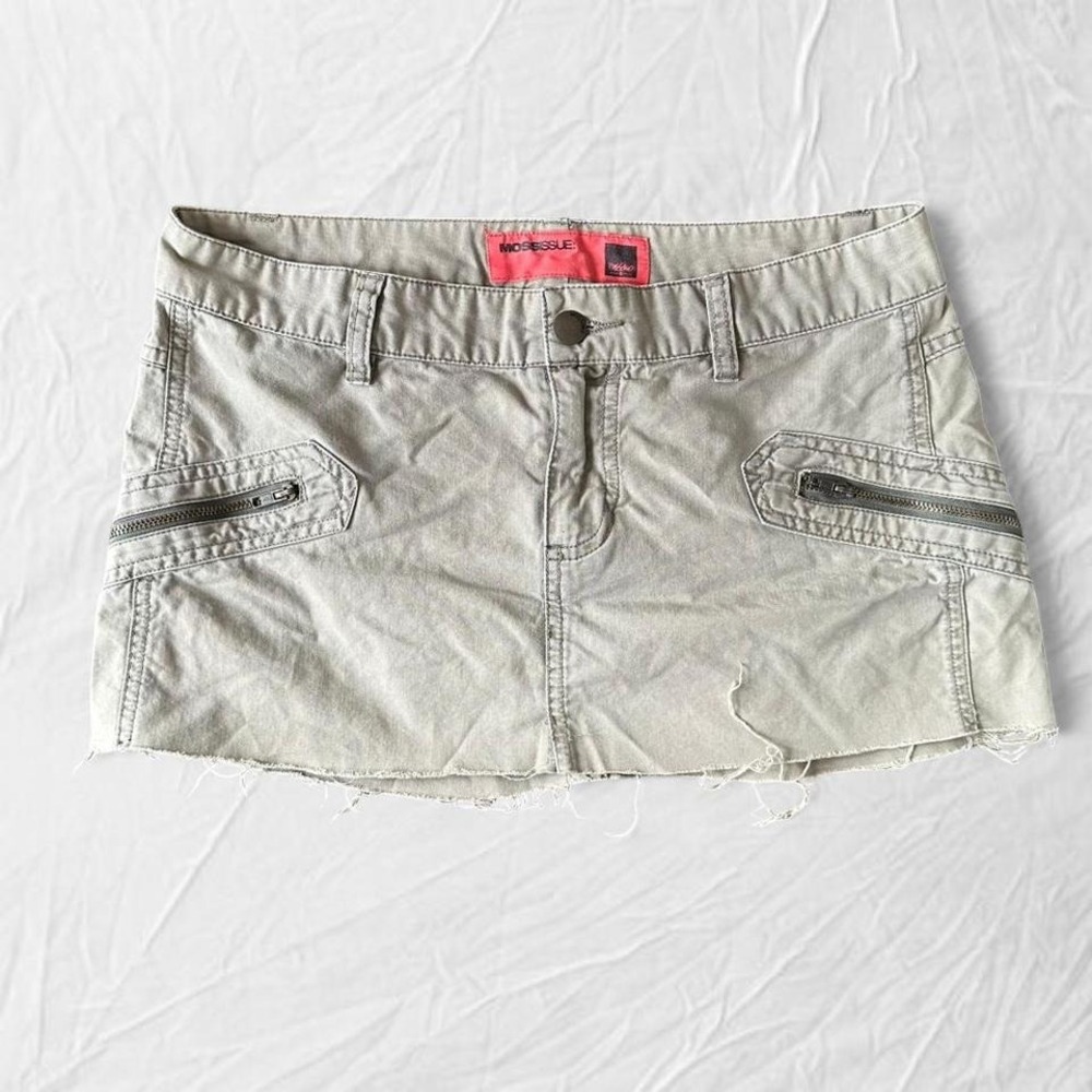 Y2K Mossimo micro mini skirt with zipper pockets and frayed hem